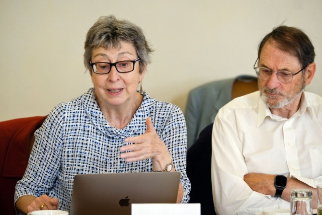 Profesorka Maria J. Estebanová a profesor Jozef Mathias Ritzen.