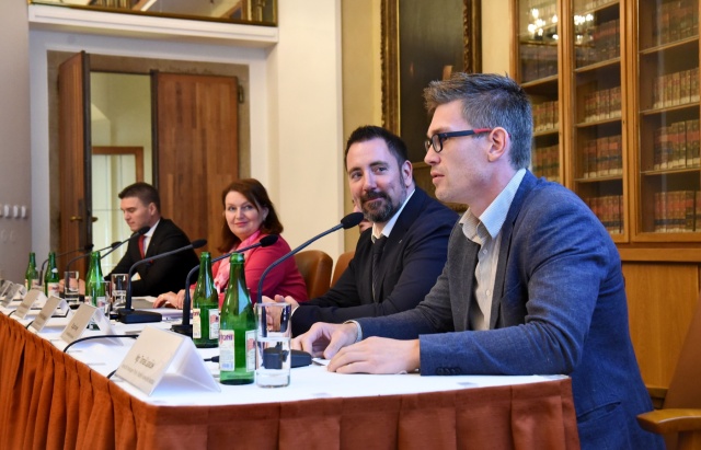 Inovační manažer Tomáš Lapáček z Pražského inovačního institutu (vpravo).