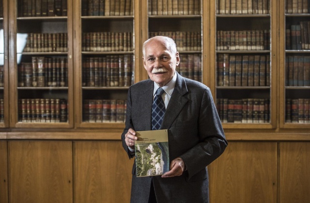 Profesor Bedřich Moldan, prvotní ředitel COŽP.